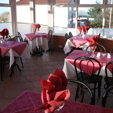 Valentino's * פילי